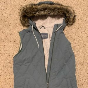 Eddie Bauer green vest-size small